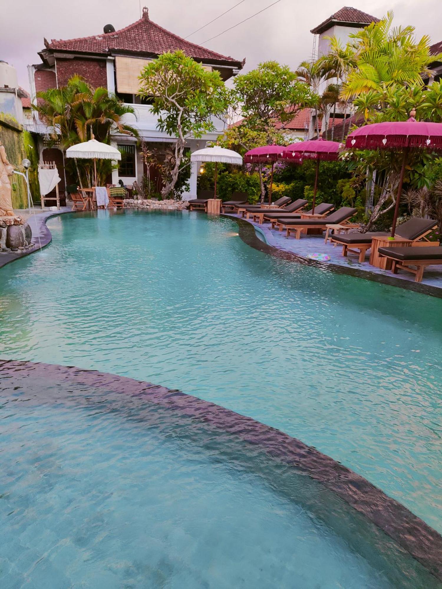 Berlian Inn Kuta Beach Kültér fotó